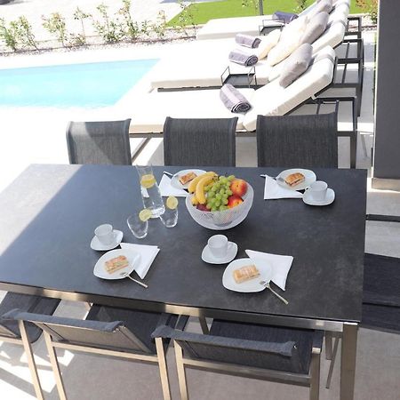 Meerbrise - Luxury Villa บานโจเล ภายนอก รูปภาพ