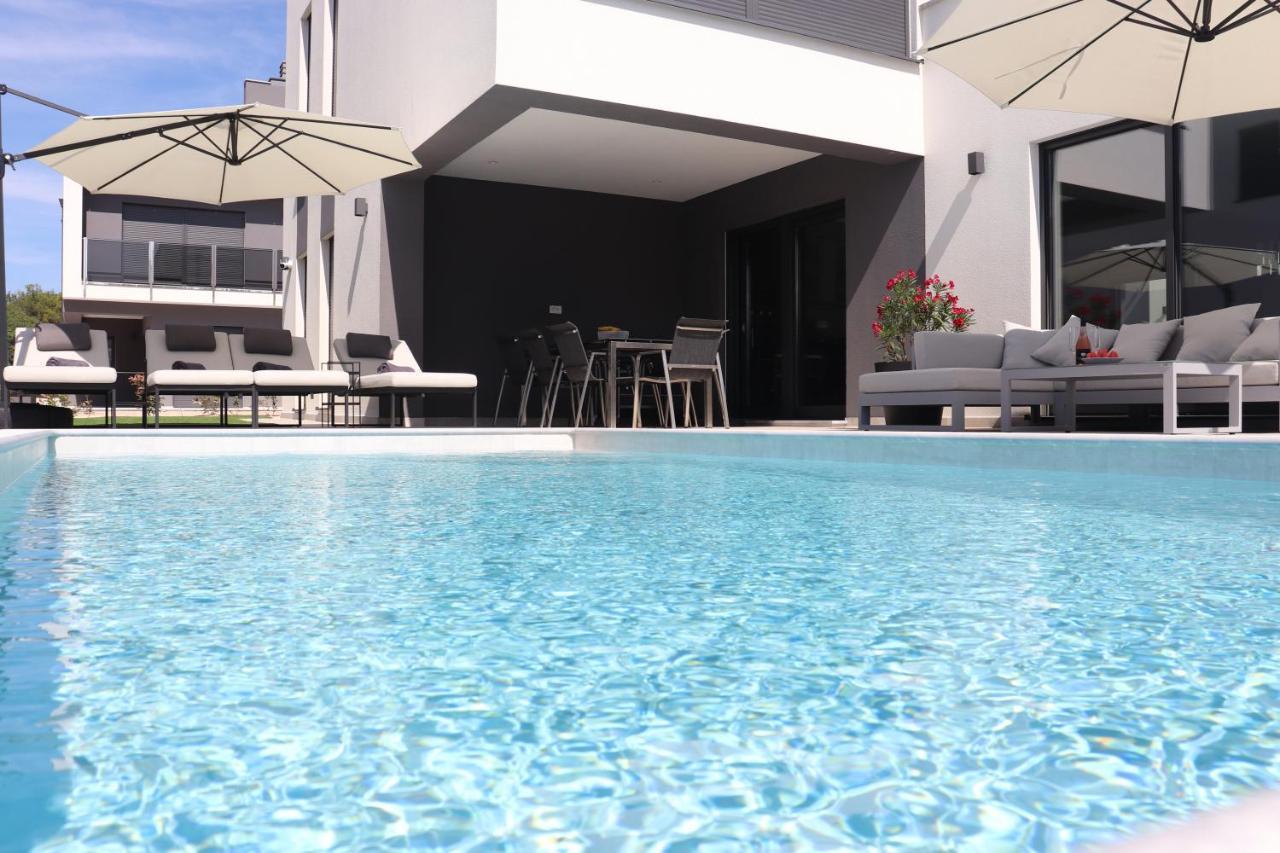 Meerbrise - Luxury Villa บานโจเล ภายนอก รูปภาพ