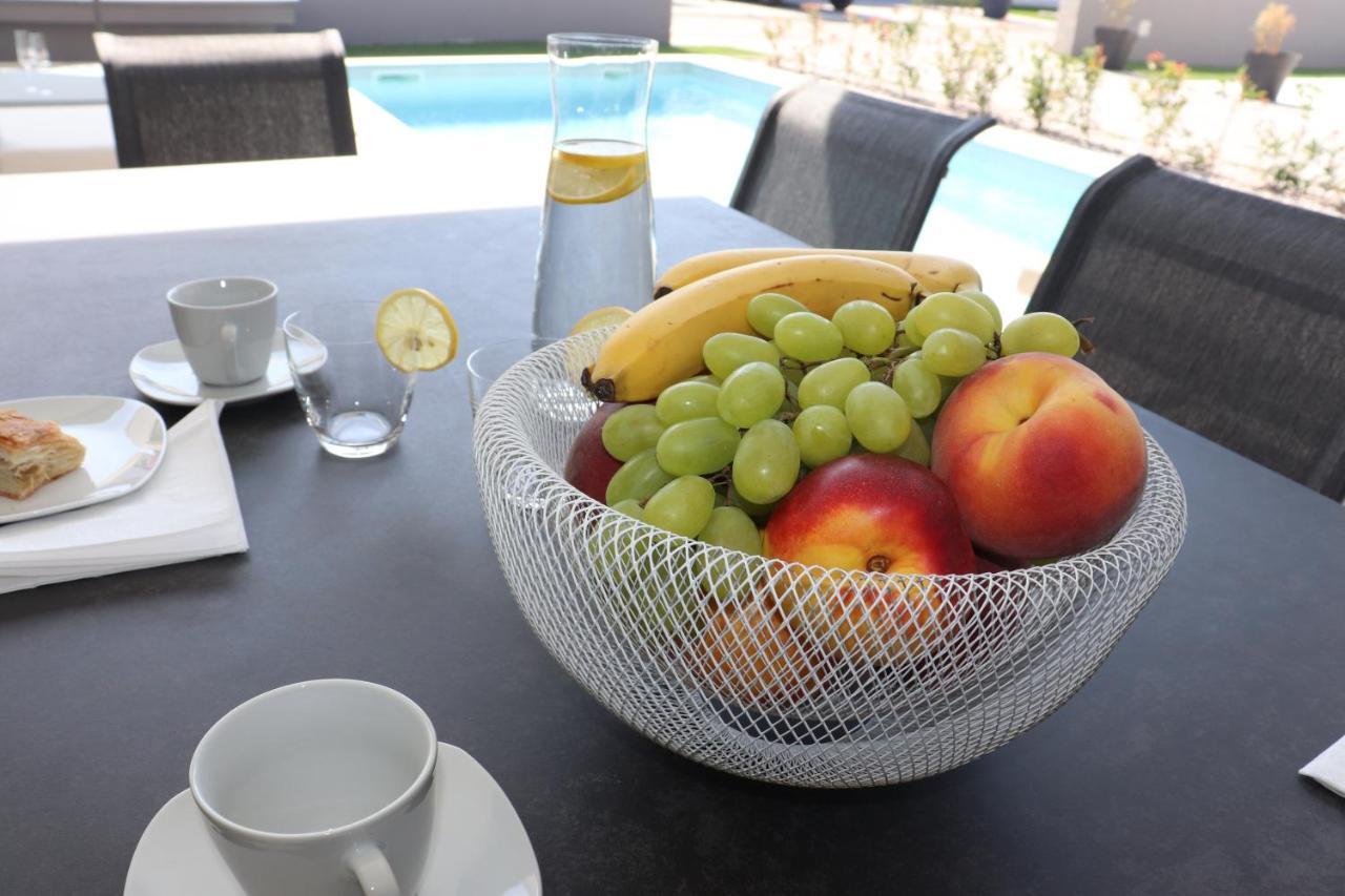 Meerbrise - Luxury Villa บานโจเล ภายนอก รูปภาพ