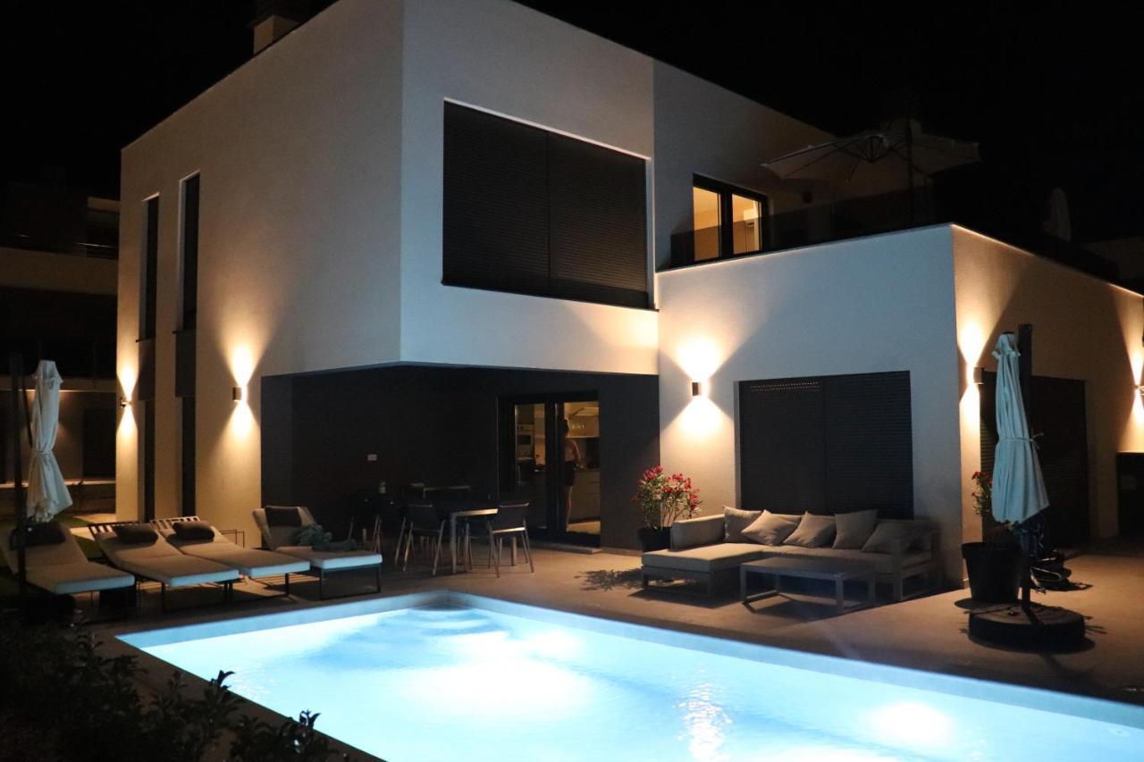 Meerbrise - Luxury Villa บานโจเล ภายนอก รูปภาพ